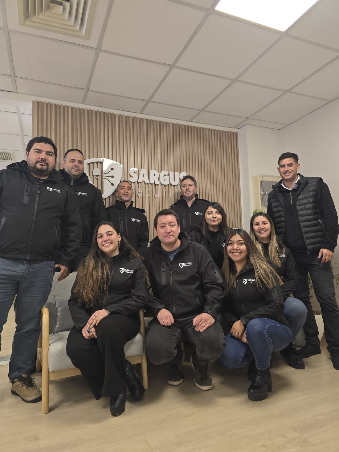 Equipo de Sargus Security en sus oficinas